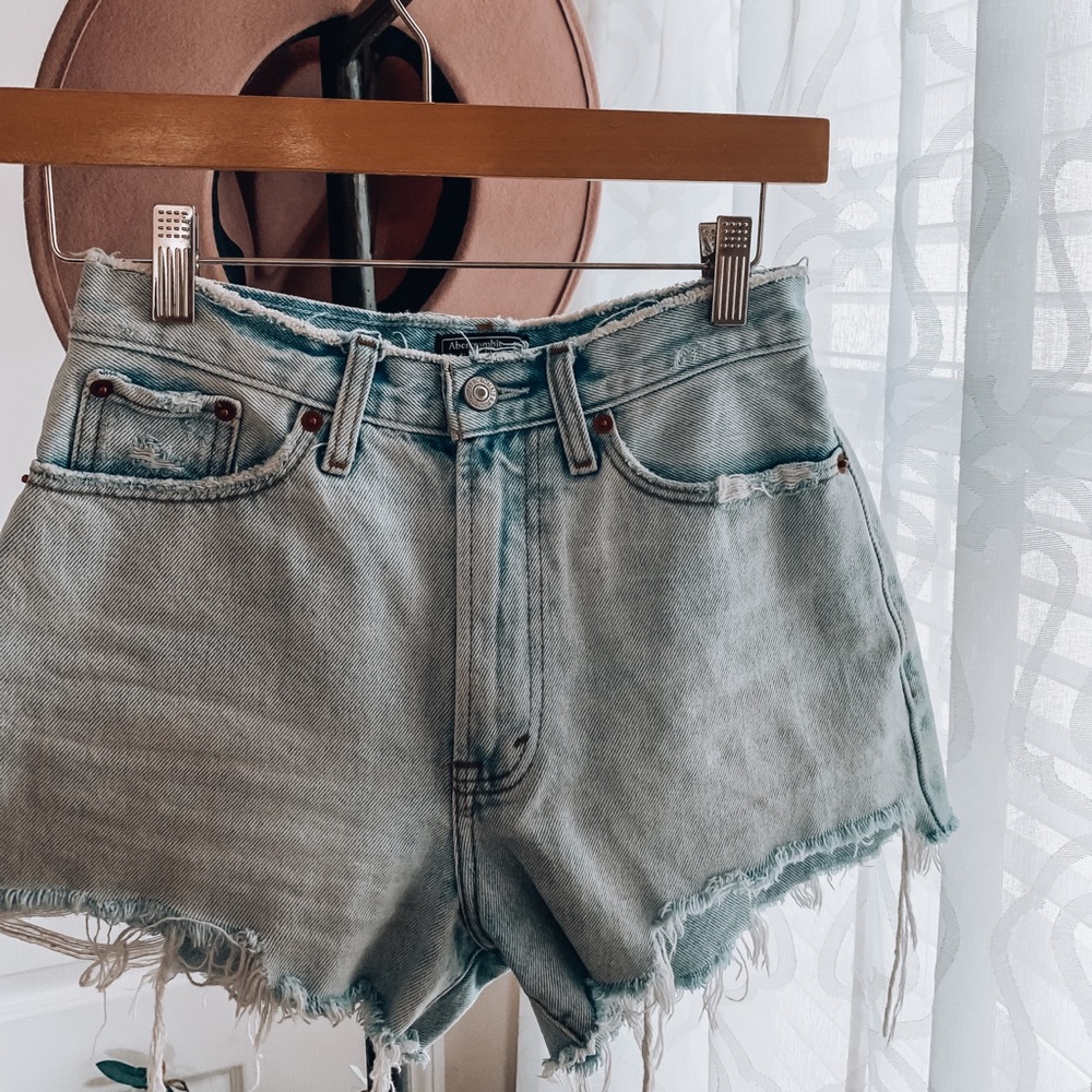 Abercrombie & Fitch Annie High Rise Short
